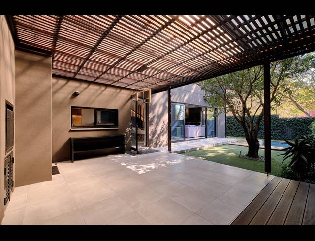 3 BEDROOM TOWNHOUSE FOR SALE IN HYDE PARK